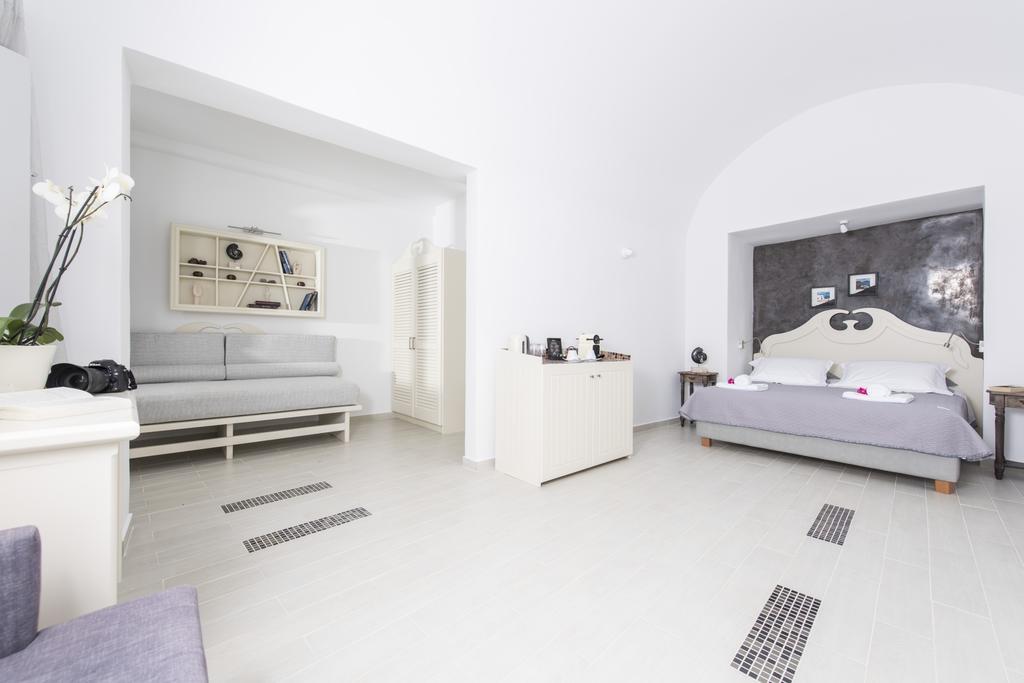 Ambition Suites (Adults Only) Oia  Room photo