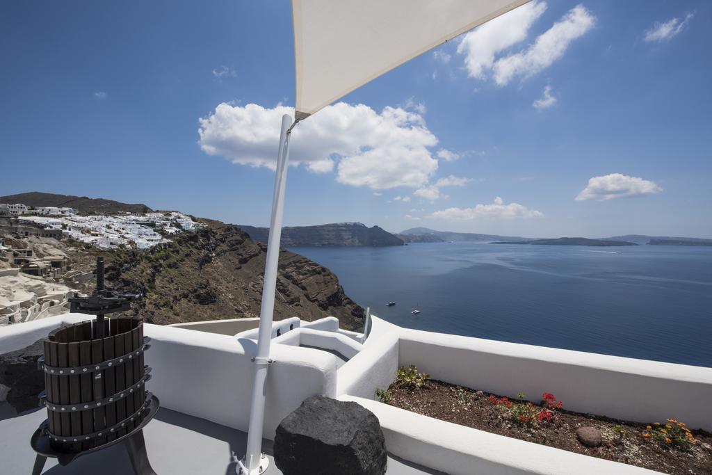 Ambition Suites (Adults Only) Oia  Exterior photo