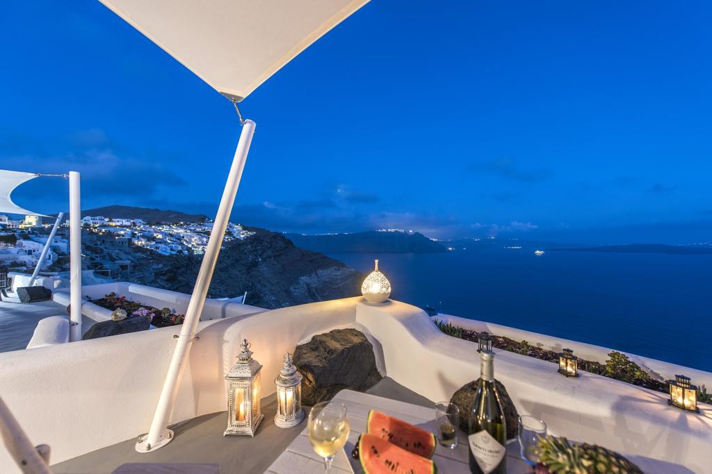 Ambition Suites (Adults Only) Oia  Room photo