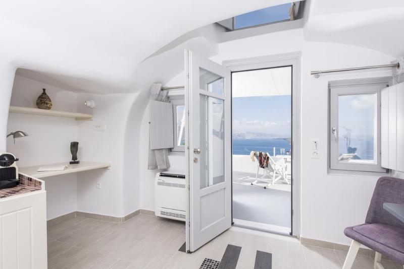Ambition Suites (Adults Only) Oia  Exterior photo
